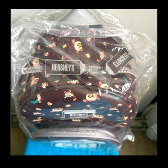 Super cute Aniroll X Hershey backpack - Picture 6 of 10